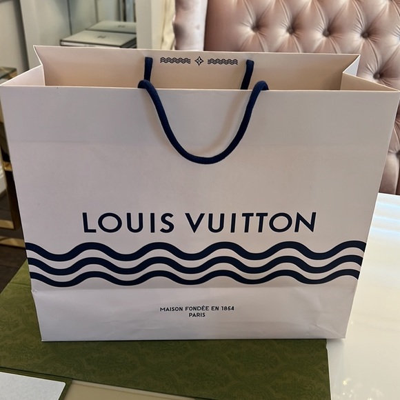 LOUIS VUITTON PAPER BAG FROM CAPRI ITALLY LV STORE - Picture 3 of 17
